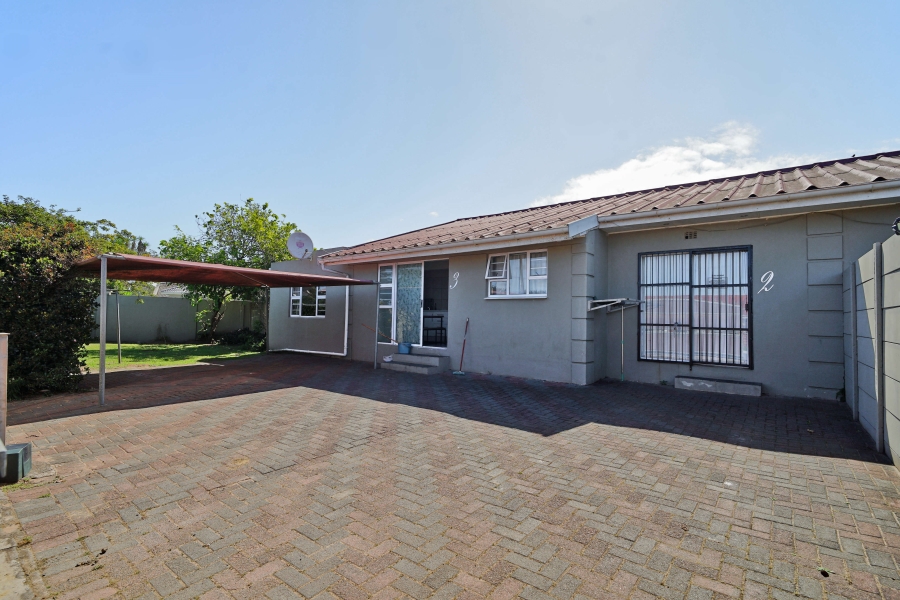 8 Bedroom Property for Sale in Gonubie Eastern Cape